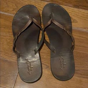 American Eagle Flip Flops